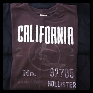 Men’s Hollister Tee